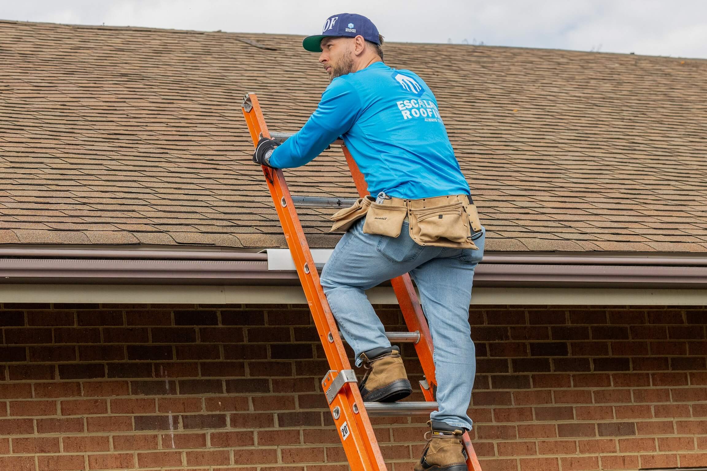 Escalade Roofing Professional Roofer Climbing Ladder - Asheboro Nc