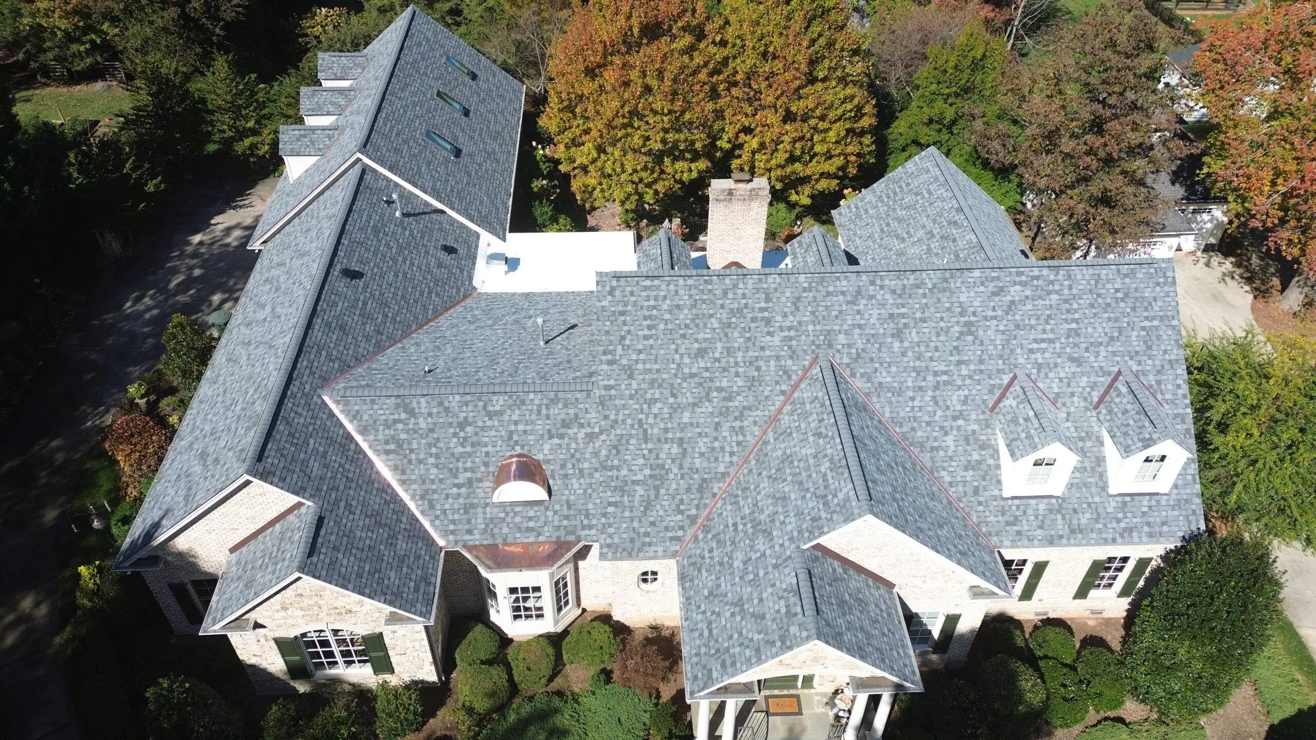 Escalade Roofing - Roofers Inspect